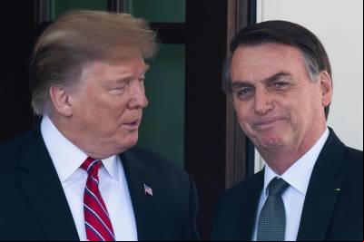 Bolsonaro é convidado para posse de Trump e reúne comitiva com 37 deputados