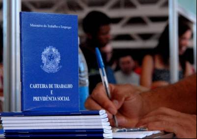 Trabalho à vista! Semana inicia com 180 vagas de emprego no DF