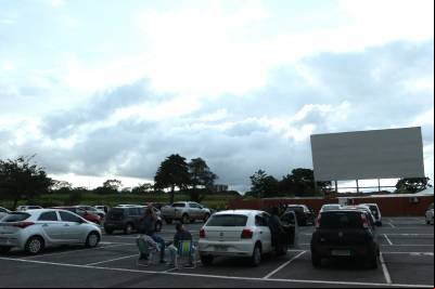 Cine drive-in gratuito visita Samambaia, Recanto das Emas e Santa Maria